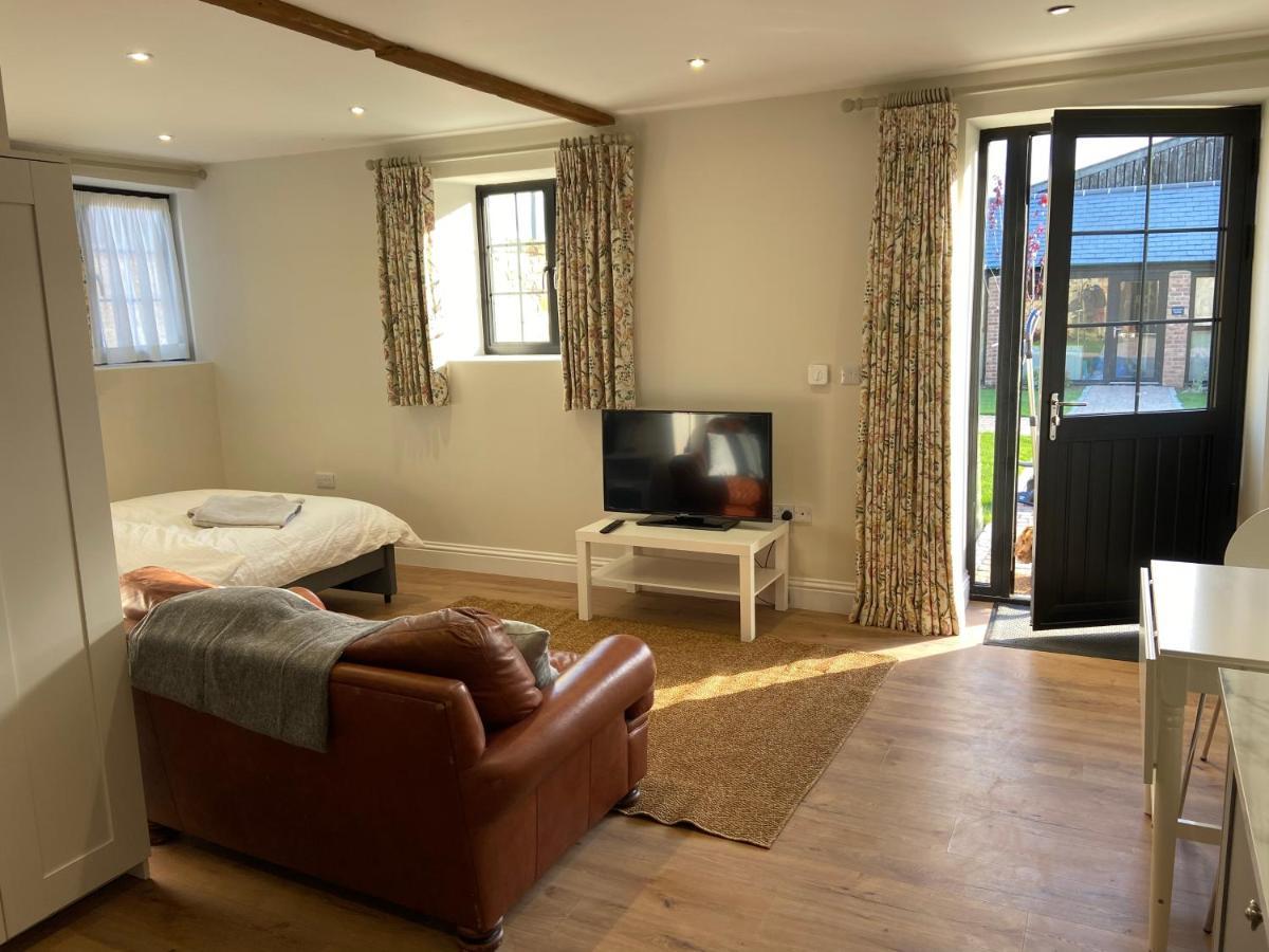 Potcote Farm Stables Accommodation Spots Stable Towcester Exterior foto